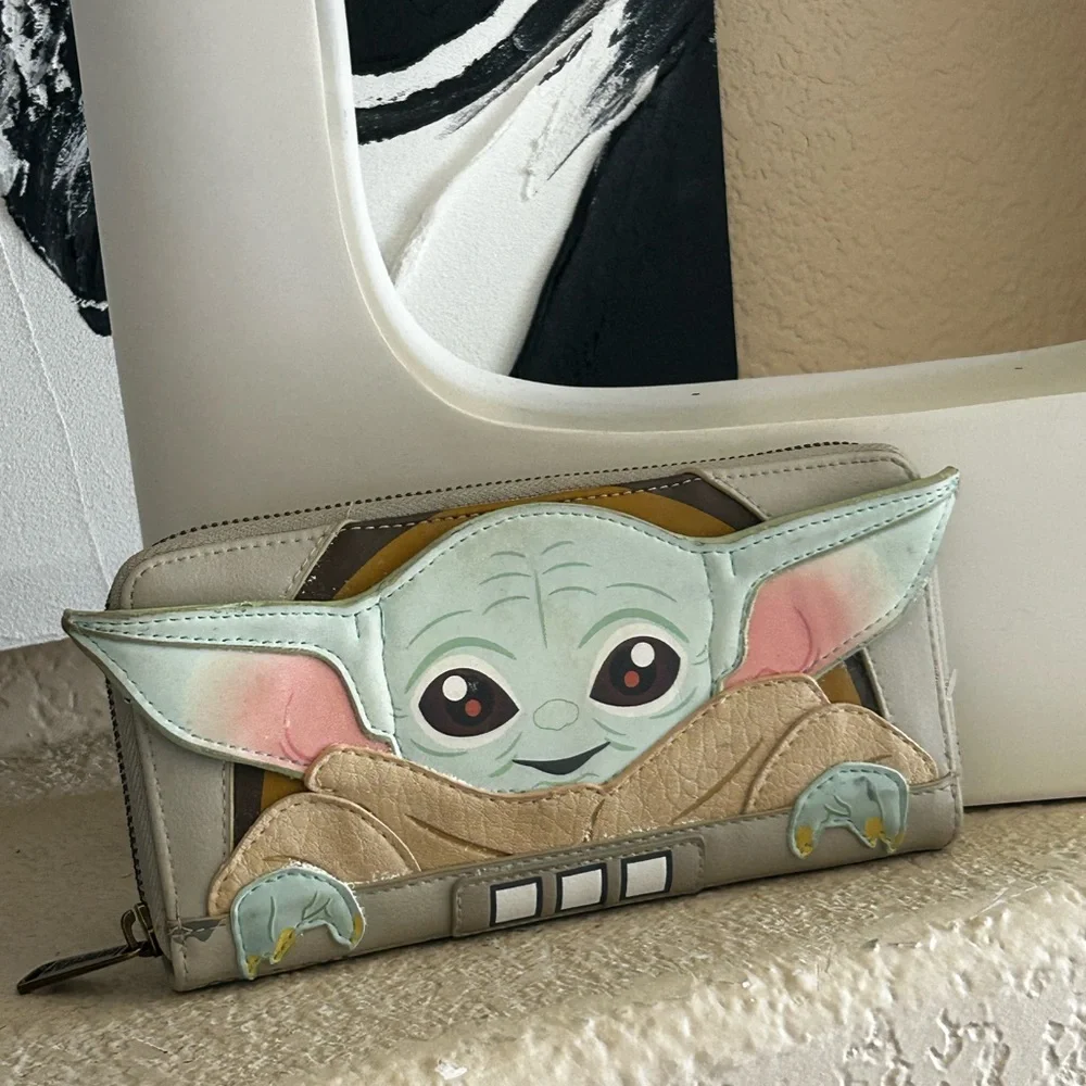 Star Wars Loungefly Mandalorian Grogu Zip-Around Wallet